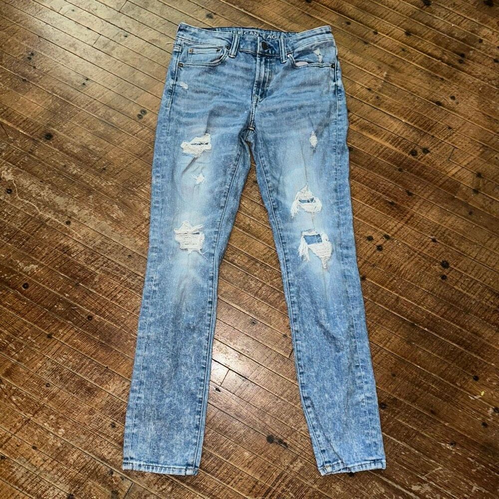 American Eagle distressed acid wash skinny 32x32 jeans